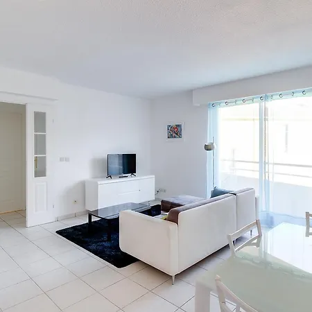 2 Bedroom Quiet - Center - By Immogroom Cannes