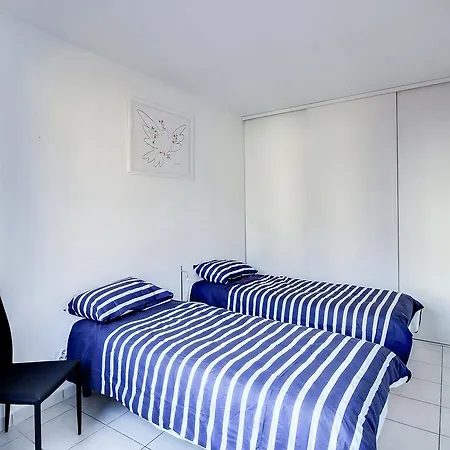 2 Bedroom Quiet - Center - By Immogroom